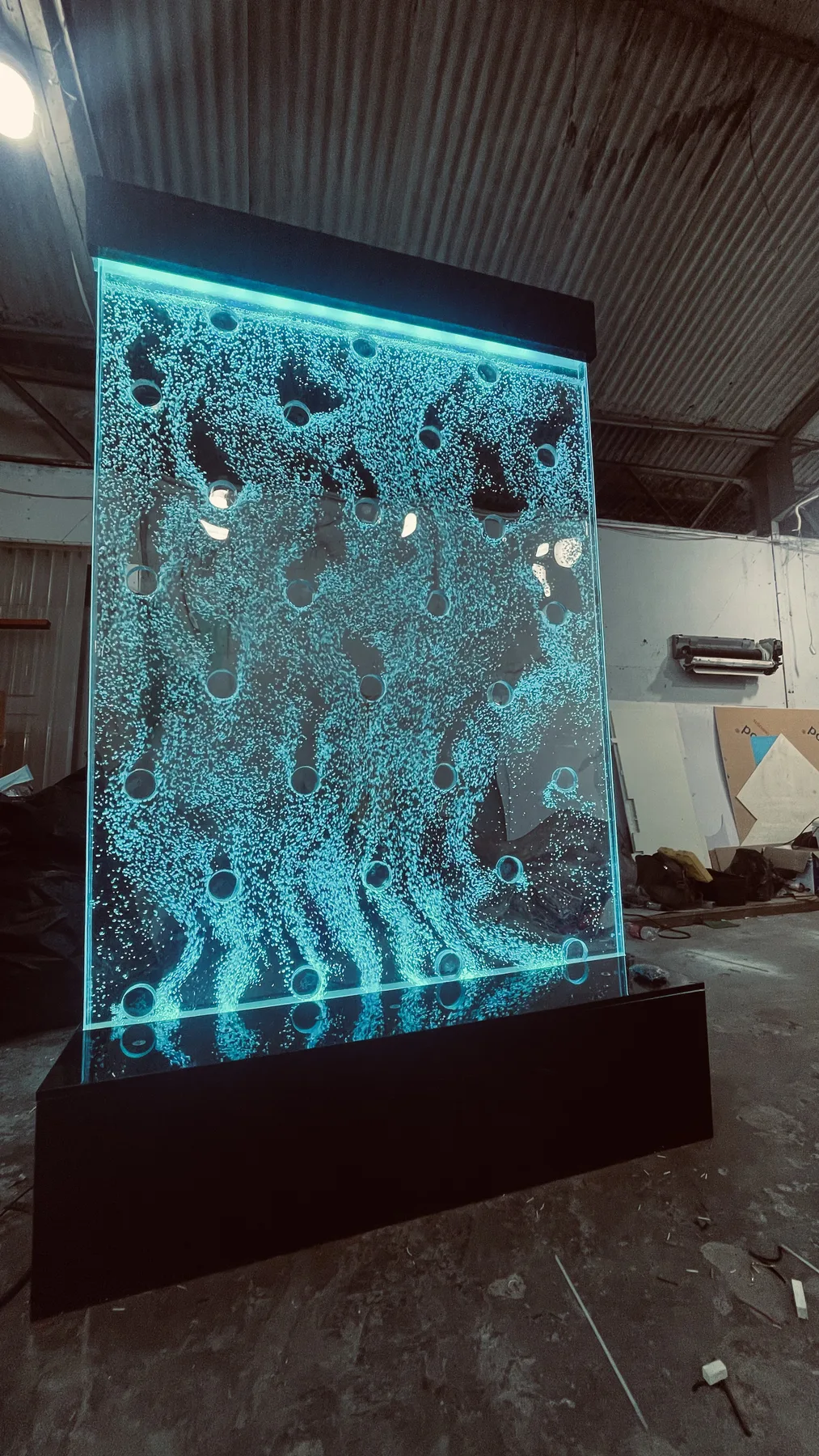 Vách bọt nước Acrylic Hưng Phú Trung - vách bọt nước loại hoa văn Vách bọt nước Acrylic Hưng Phú Trung - vách bọt nước loại hoa văn