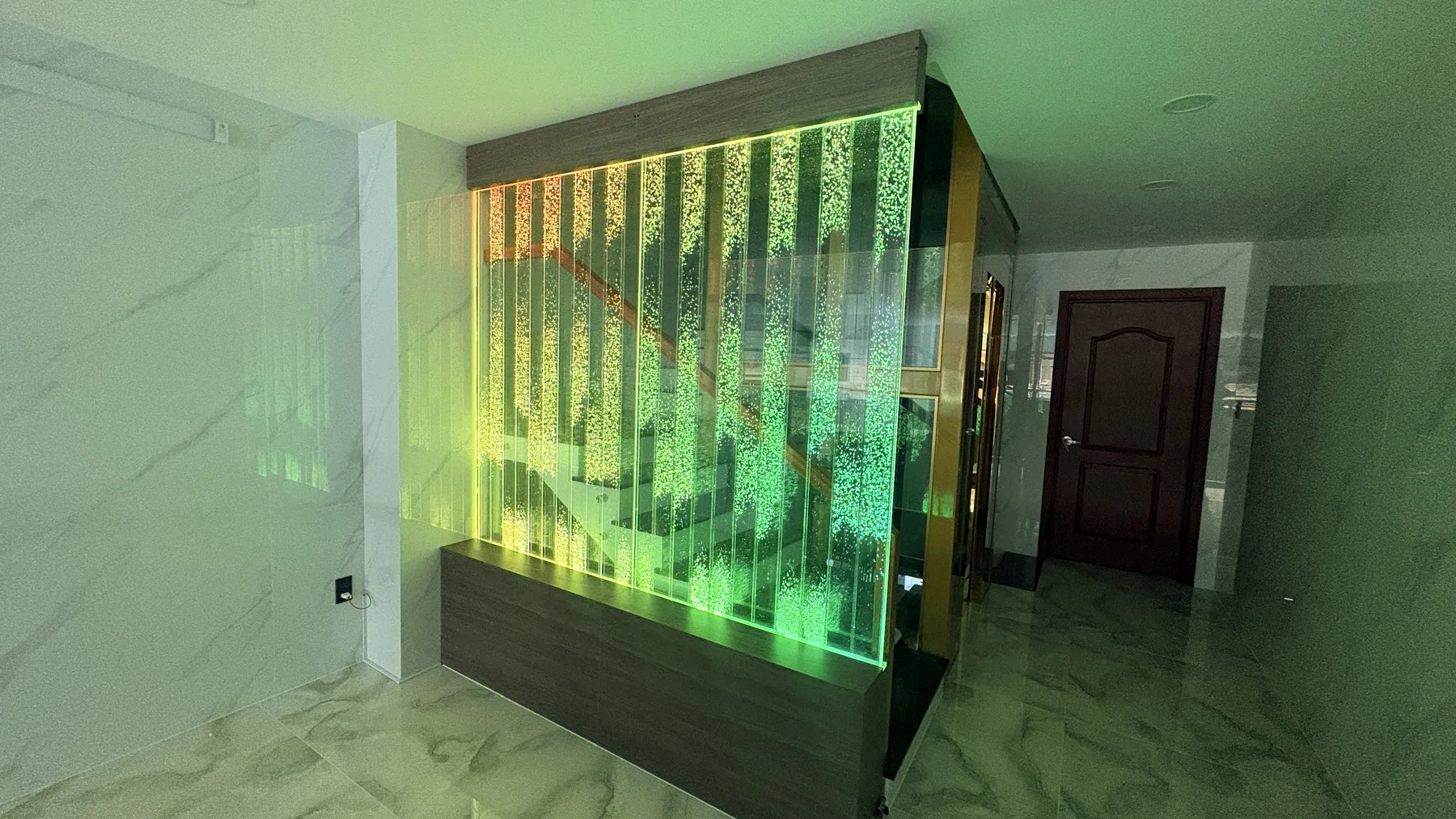 Vách bọt nước Acrylic Hưng Phú Trung - vách bọt nước loại nâng cao Vách bọt nước Acrylic Hưng Phú Trung - vách bọt nước loại nâng cao