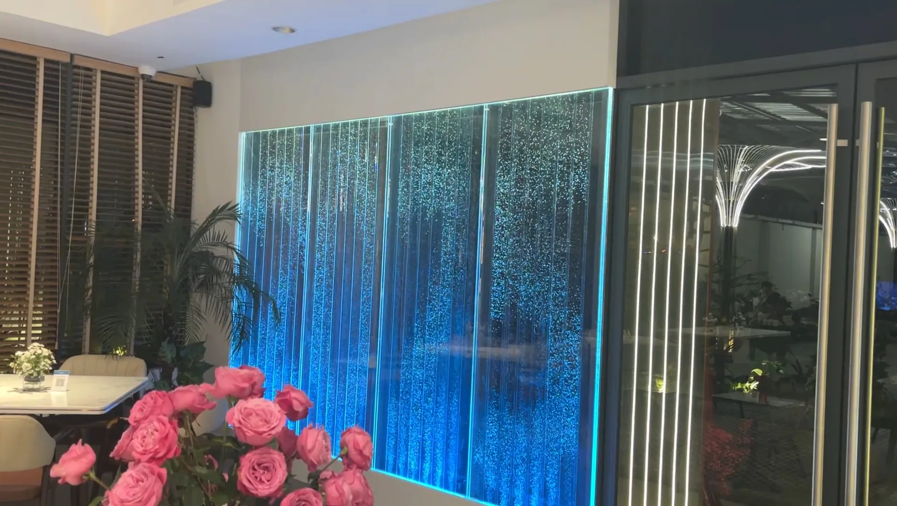 Vách bọt nước Acrylic Hưng Phú Trung - vách bọt nước loại nâng cao tại nhà hàng Vách bọt nước Acrylic Hưng Phú Trung - vách bọt nước loại nâng cao tại nhà hàng