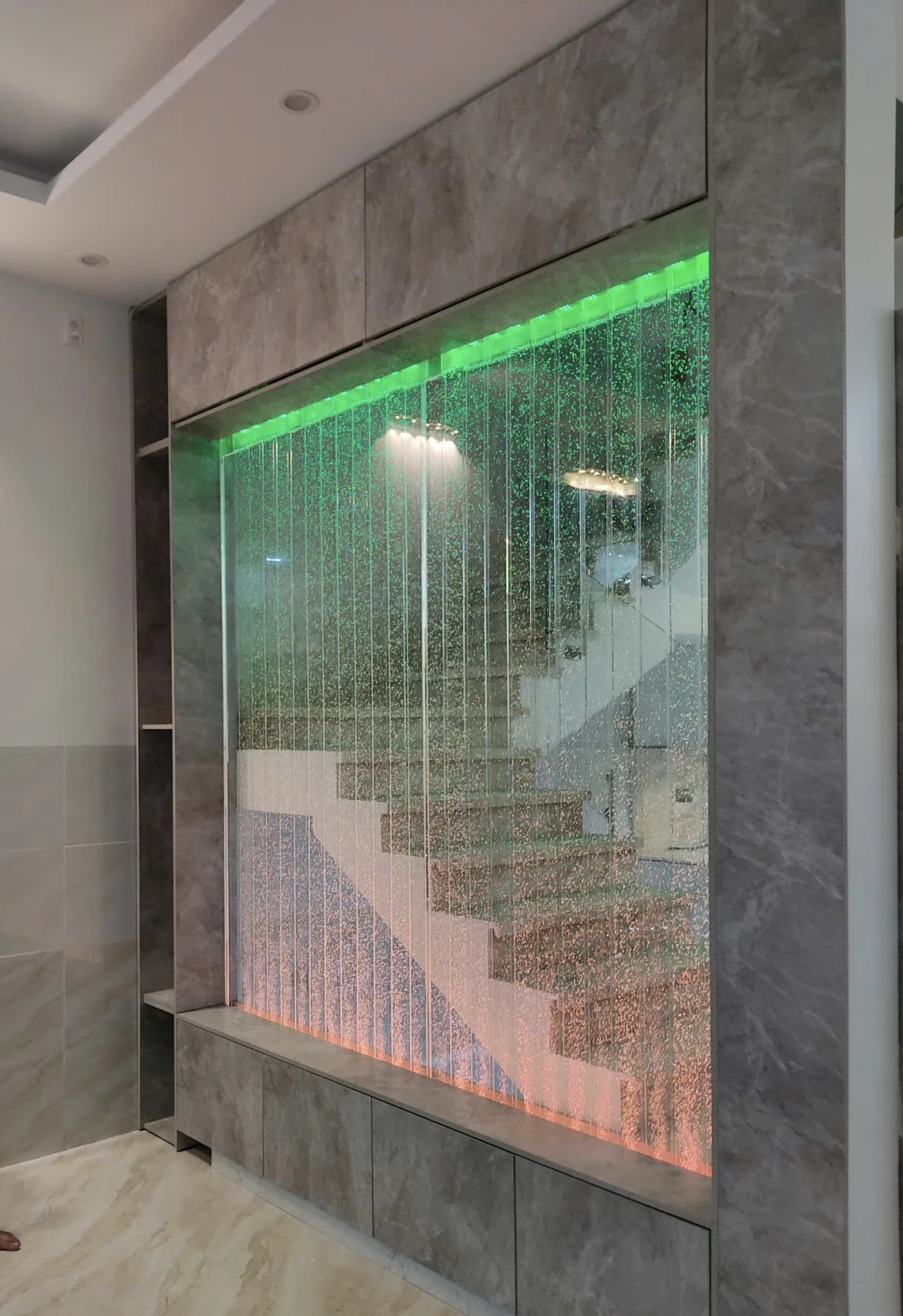 Vách bọt nước Acrylic Hưng Phú Trung - vách bọt nước tại nhà ở Bình Phước Vách bọt nước Acrylic Hưng Phú Trung - vách bọt nước tại nhà ở Bình Phước