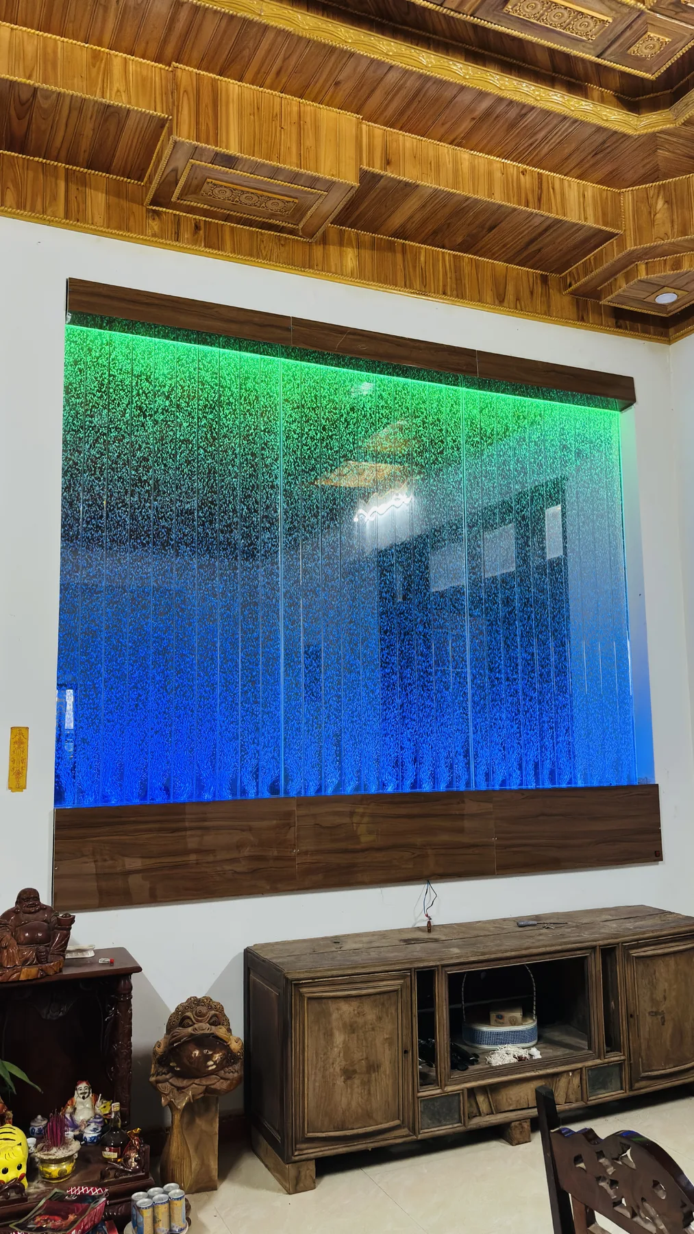Vách bọt nước Acrylic Hưng Phú Trung - vách bọt nước tại nhà ở Buôn Ma Thuột Vách bọt nước Acrylic Hưng Phú Trung - vách bọt nước tại nhà ở Buôn Ma Thuột