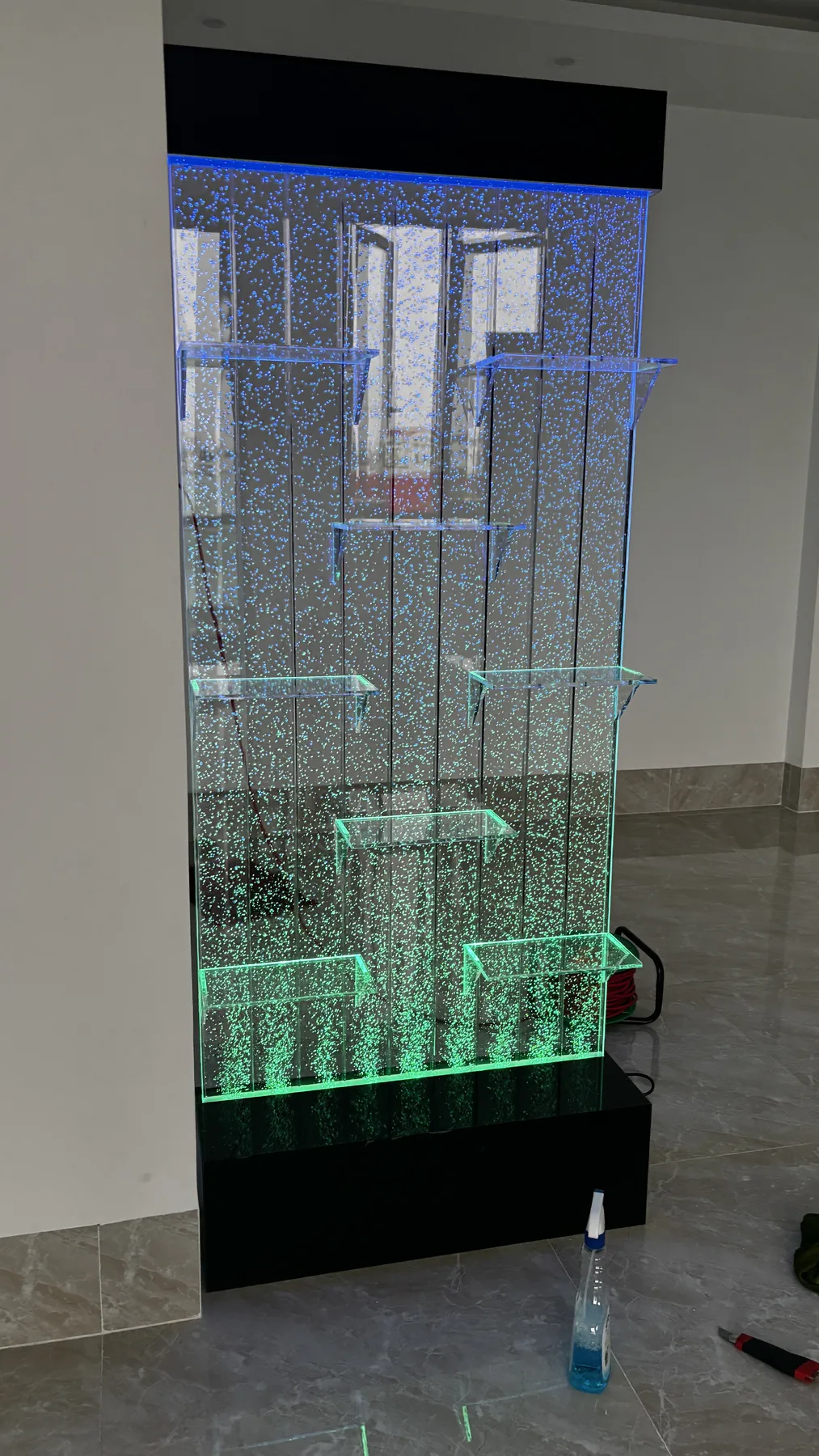 Vách bọt nước Acrylic Hưng Phú Trung - vách bọt nước tại nhà ở Cần Thơ Vách bọt nước Acrylic Hưng Phú Trung - vách bọt nước tại nhà ở Cần Thơ