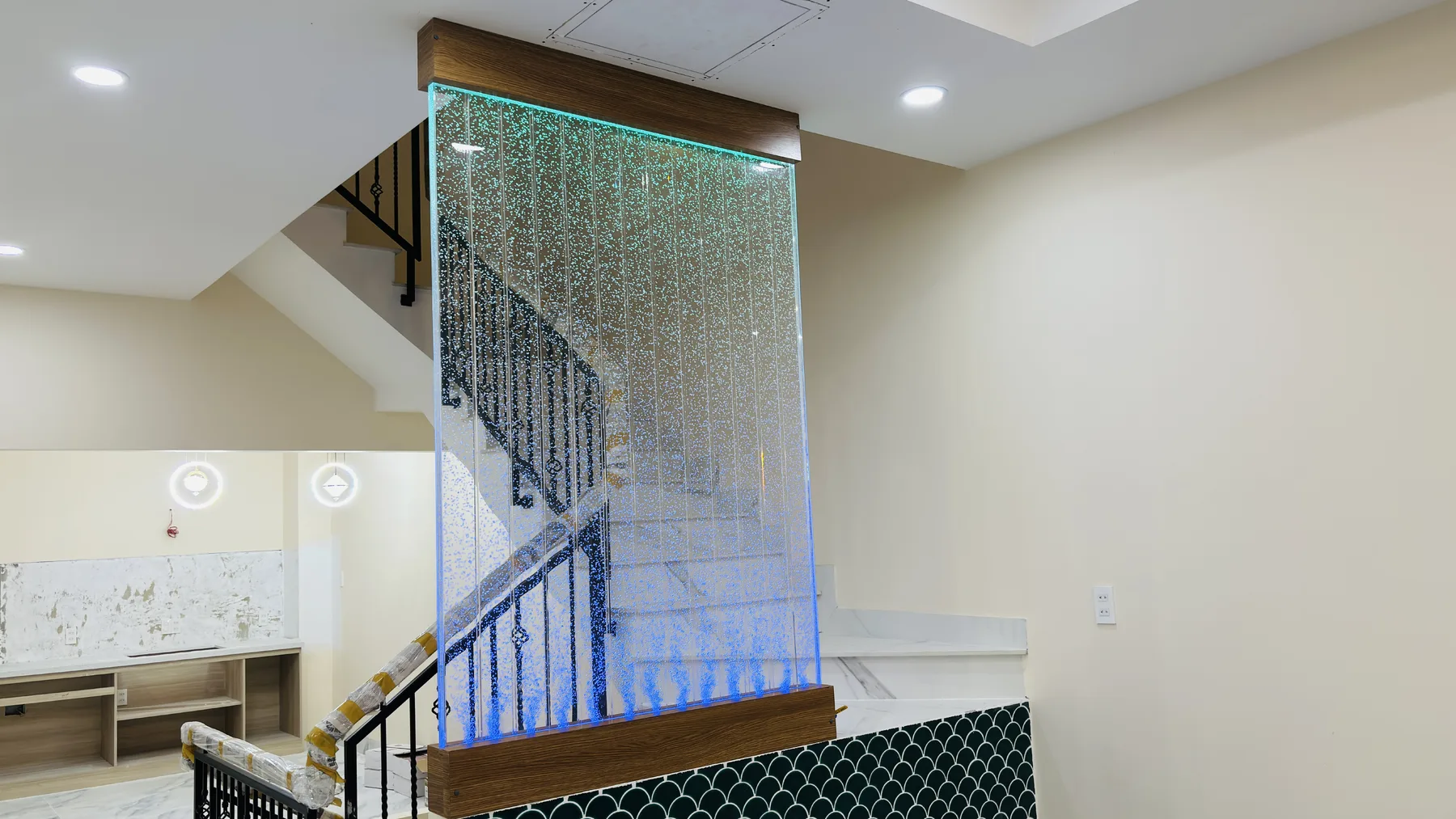 Vách bọt nước Acrylic Hưng Phú Trung - vách bọt nước tại nhà ở Củ Chi Vách bọt nước Acrylic Hưng Phú Trung - vách bọt nước tại nhà ở Củ Chi