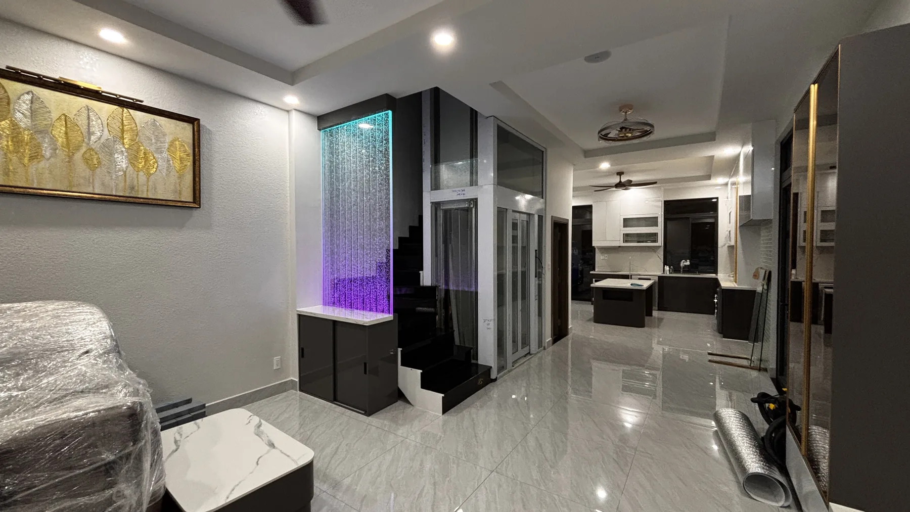 Vách bọt nước Acrylic Hưng Phú Trung - vach bot nuoc tai nha o quan 9