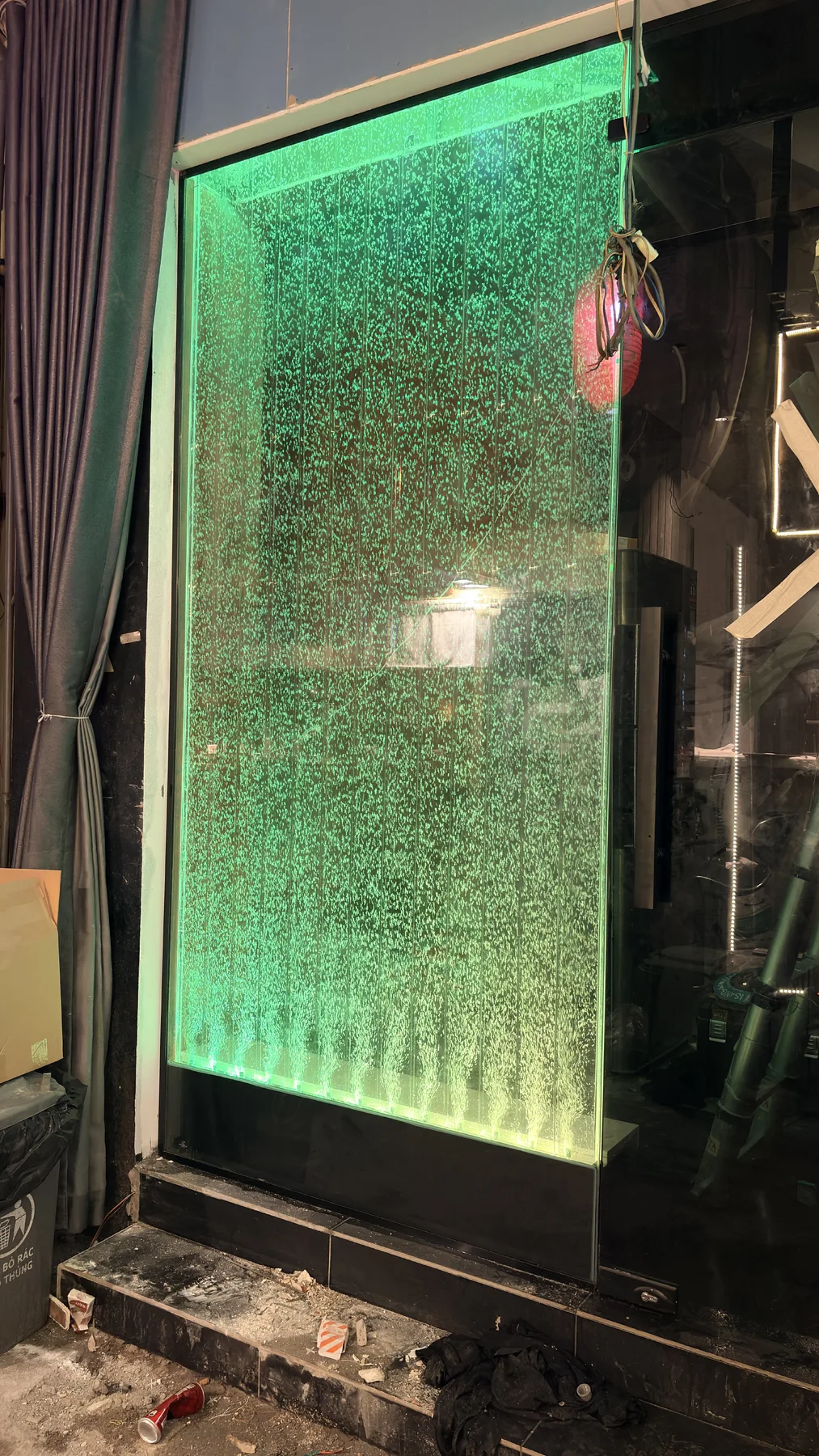 Vách bọt nước Acrylic Hưng Phú Trung - vách bọt nước trong không gian spa Vách bọt nước Acrylic Hưng Phú Trung - vách bọt nước trong không gian spa