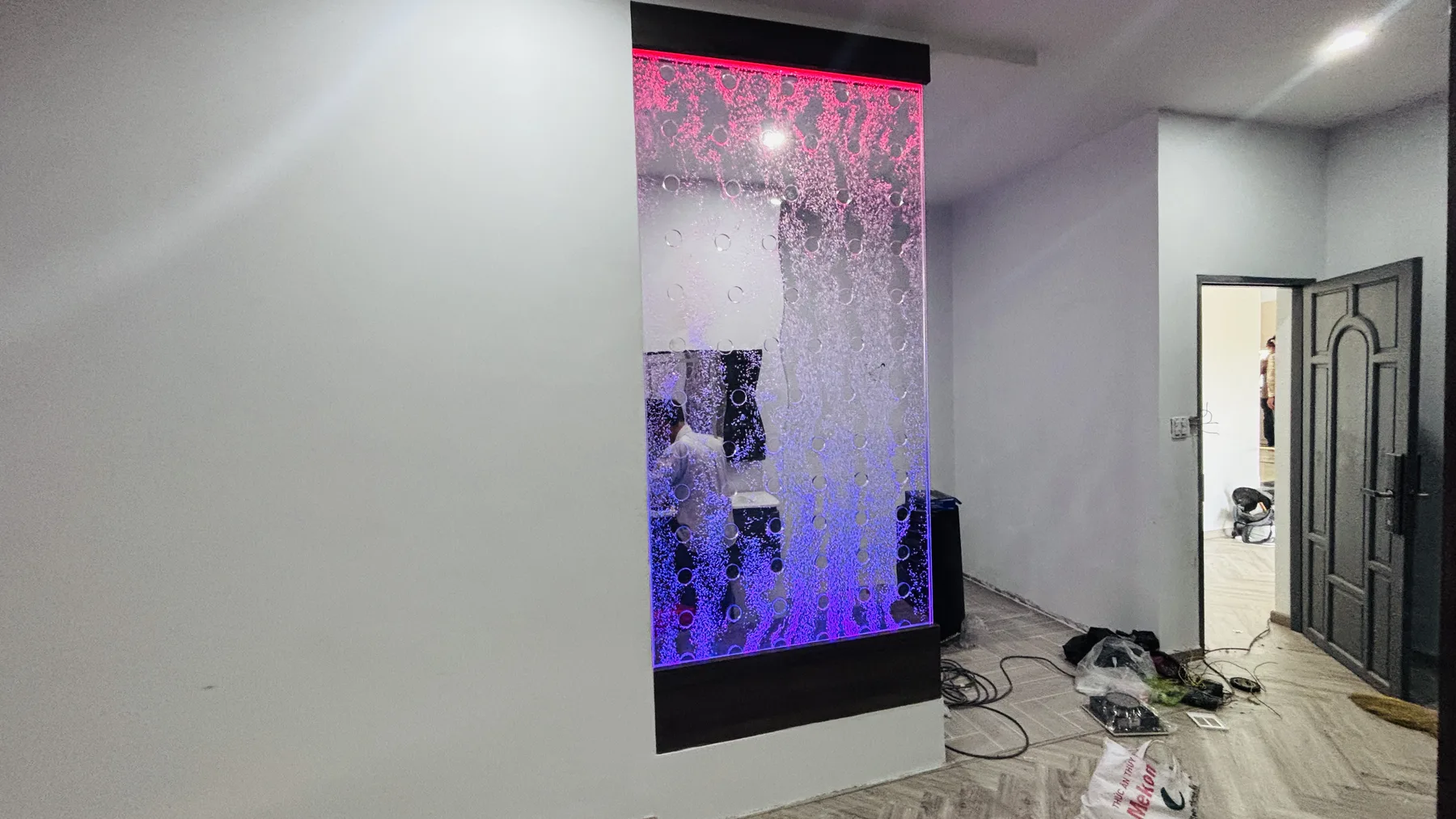 Vách bọt nước Acrylic Hưng Phú Trung - vách bọt nước trong phòng ngủ Vách bọt nước Acrylic Hưng Phú Trung - vách bọt nước trong phòng ngủ