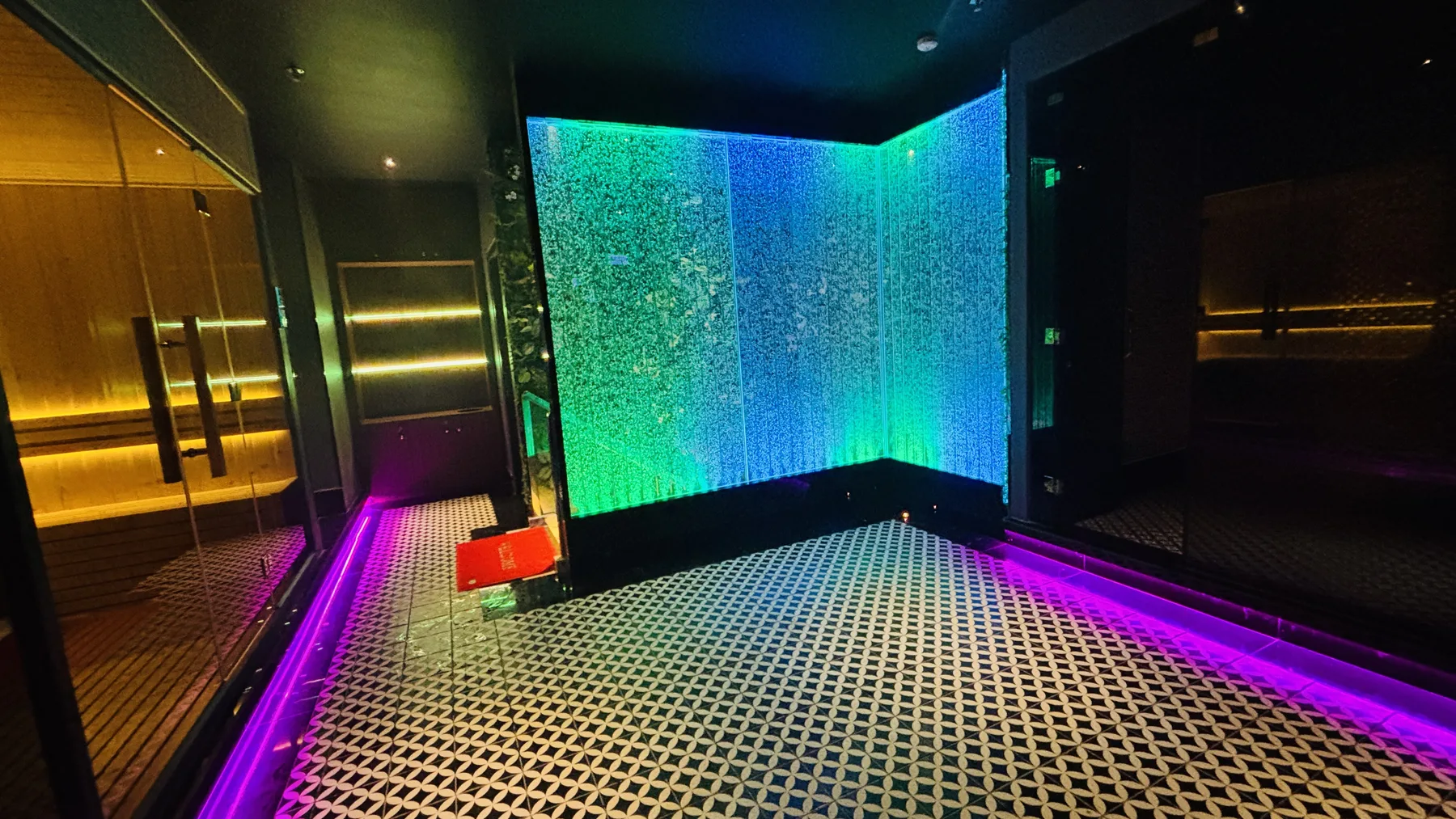 Vách bọt nước Acrylic Hưng Phú Trung - vách bọt nước trong phòng xông hơi Vách bọt nước Acrylic Hưng Phú Trung - vách bọt nước trong phòng xông hơi
